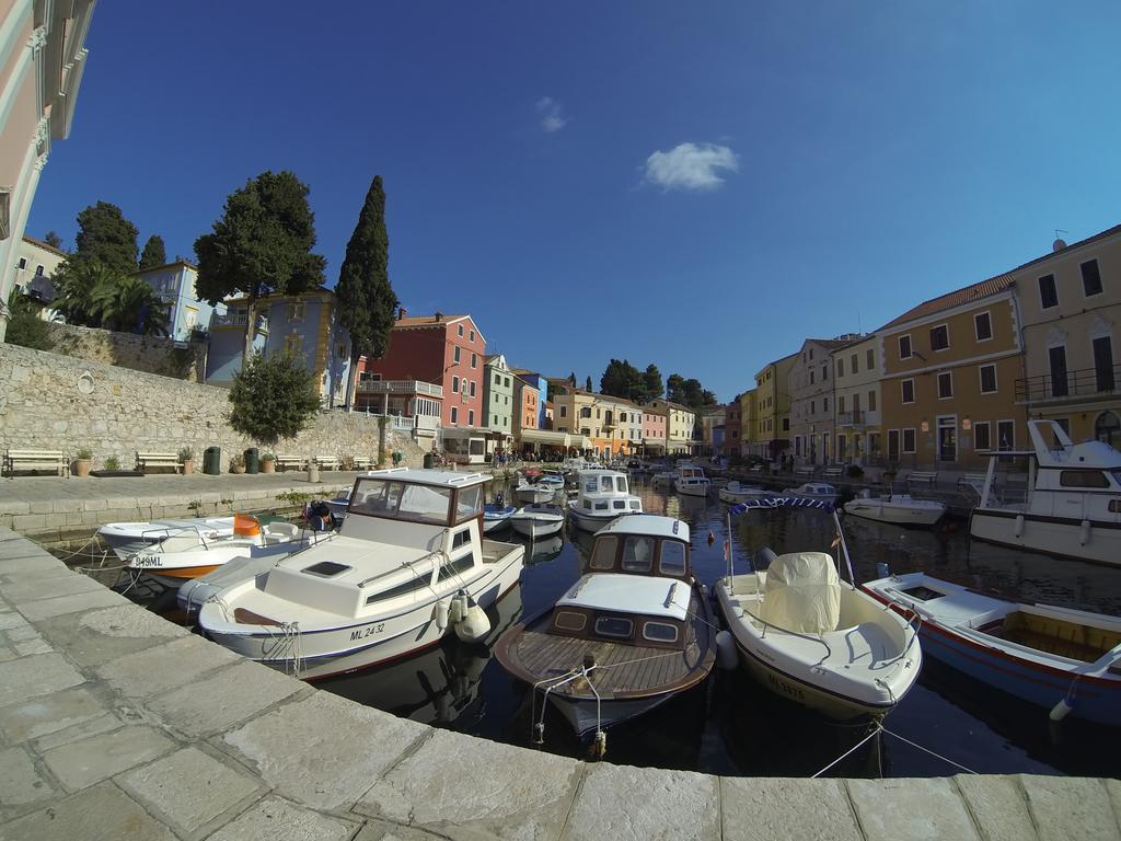 Bed&Breakfast Saturn Lussingrande Esterno foto