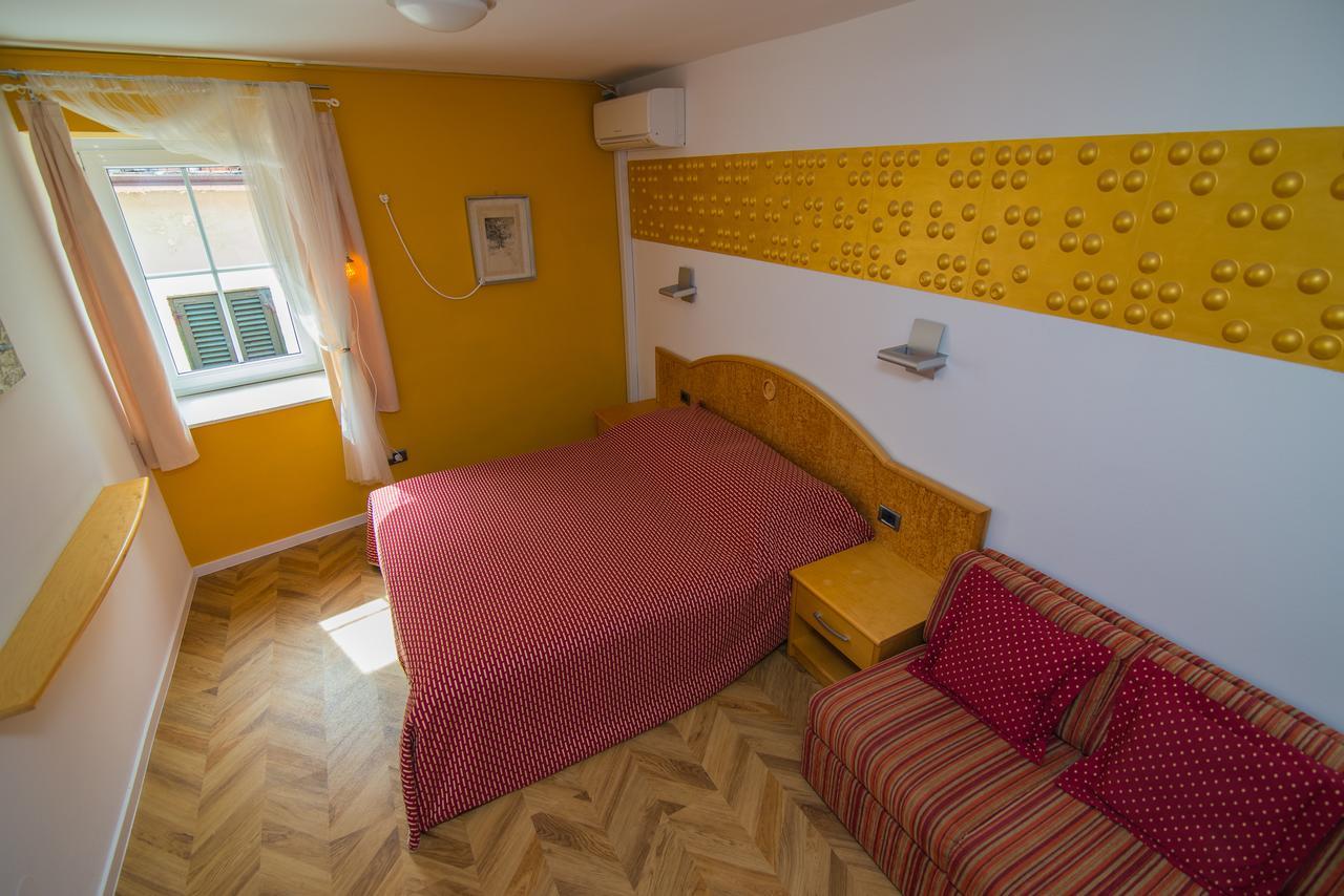 Bed&Breakfast Saturn Lussingrande Esterno foto