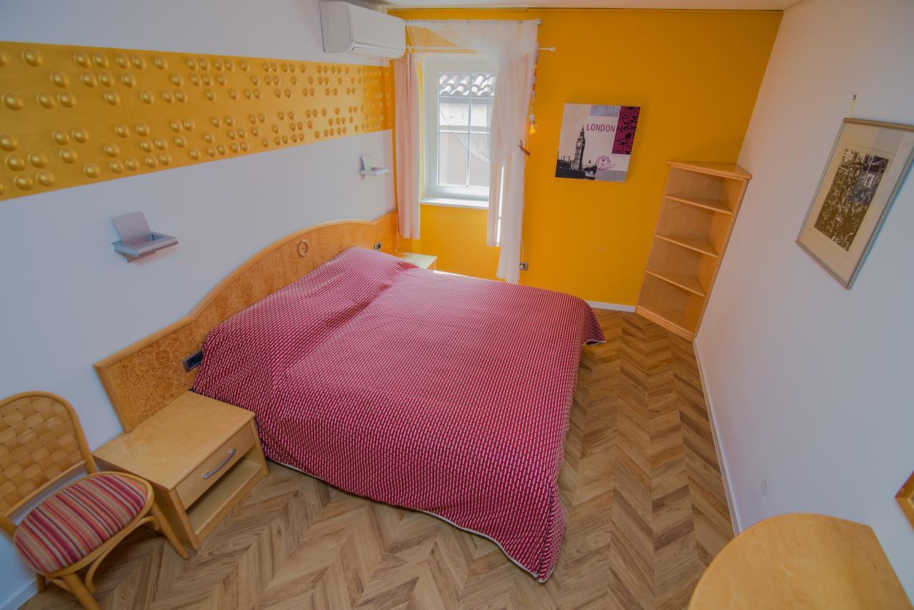 Bed&Breakfast Saturn Lussingrande Esterno foto