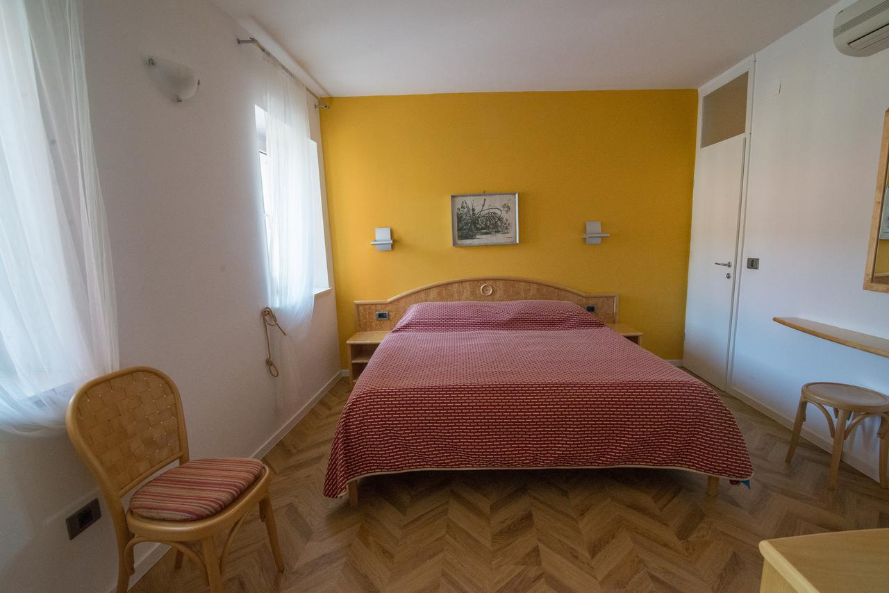 Bed&Breakfast Saturn Lussingrande Esterno foto