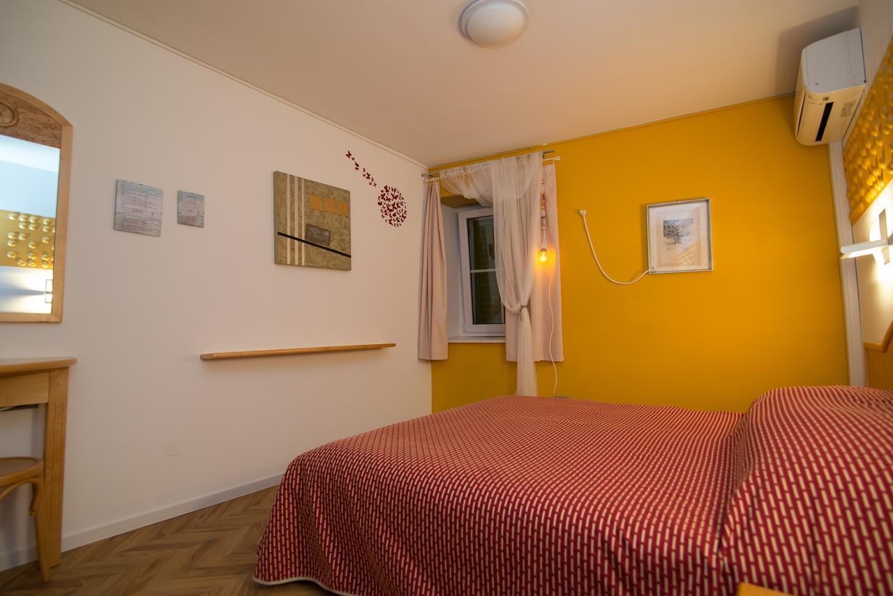 Bed&Breakfast Saturn Lussingrande Esterno foto
